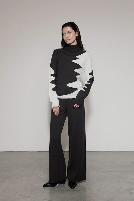 Viola Stils Fashion 3D knitwear Seamless Fine knit extra fine merino turtle neck intarsia